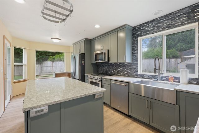 5423 33rd Court SE, Lacey, WA 98503