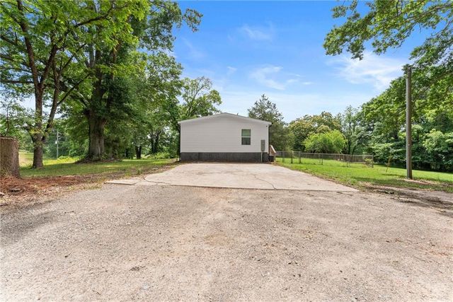 4046 Holly Springs Road, Gillsville, GA 30543