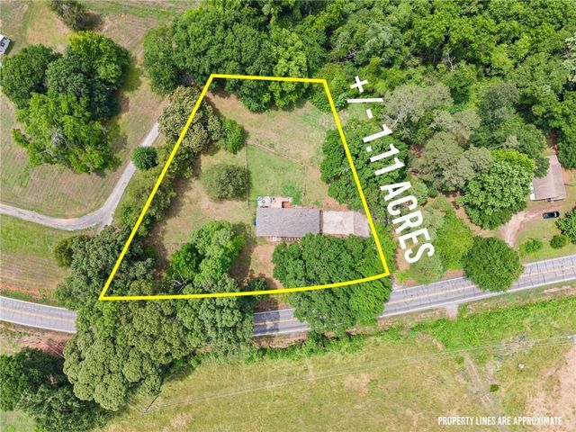 4046 Holly Springs Road, Gillsville, GA 30543