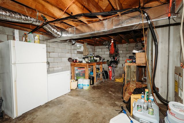 6177 746 Highway, Wellington, KY 40387