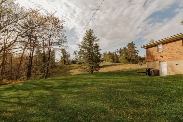 6177 746 Highway, Wellington, KY 40387