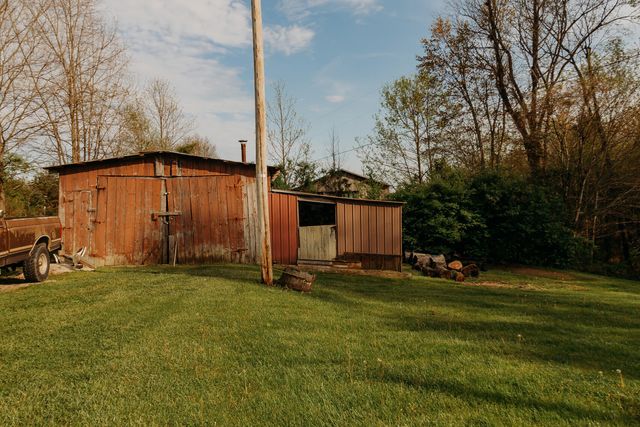 6177 746 Highway, Wellington, KY 40387
