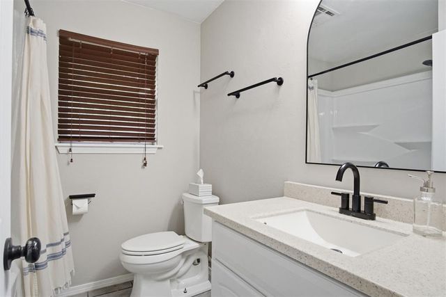 707 W 7th Street, Shawnee, OK 74801