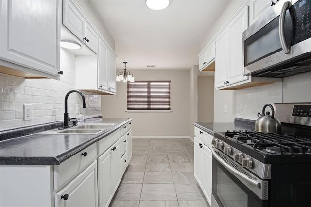 707 W 7th Street, Shawnee, OK 74801