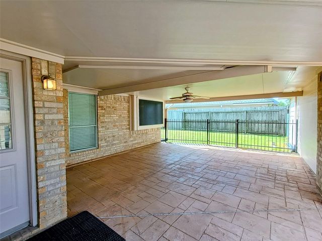 1512 Pine Ridge Lane, Pearland, TX 77581