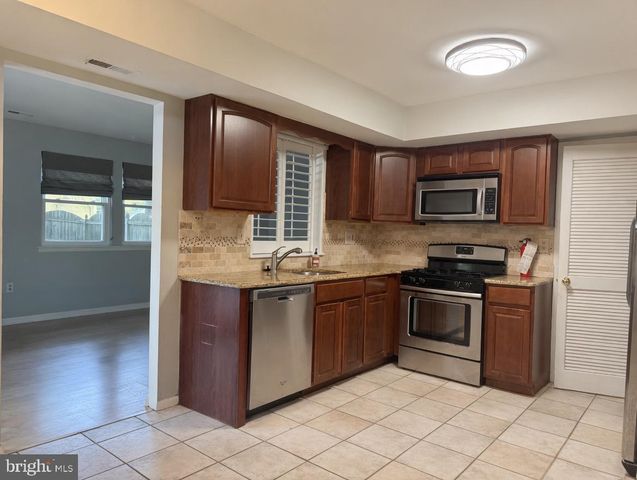 2 GOSHAWK CT, Voorhees, NJ 08043