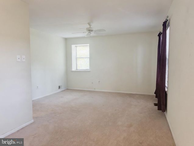 2 GOSHAWK CT, Voorhees, NJ 08043