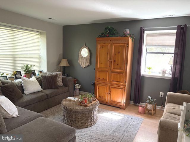 2 GOSHAWK CT, Voorhees, NJ 08043