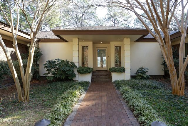 5 Clubhouse Drive, Pinehurst, NC 28374