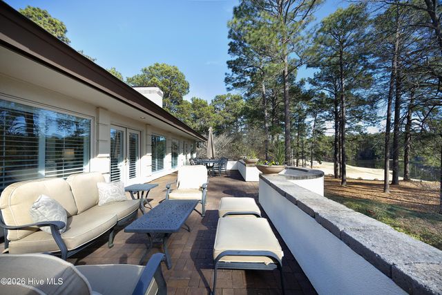 5 Clubhouse Drive, Pinehurst, NC 28374