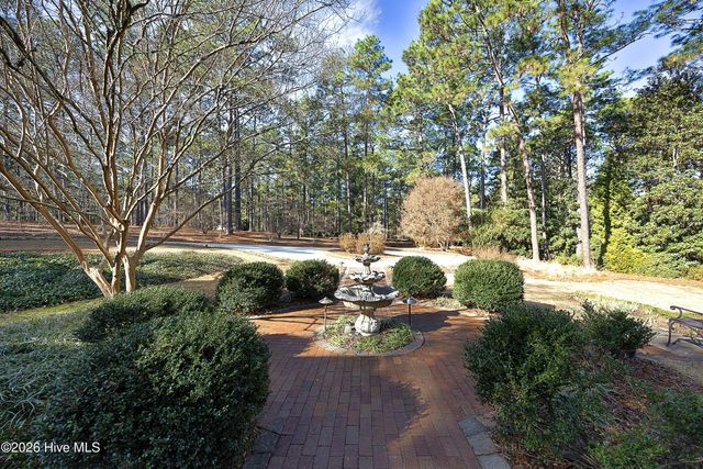 5 Clubhouse Drive, Pinehurst, NC 28374
