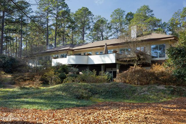 5 Clubhouse Drive, Pinehurst, NC 28374