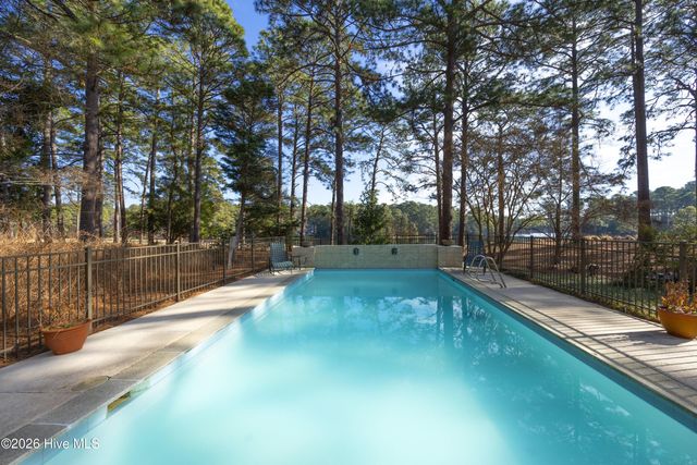 5 Clubhouse Drive, Pinehurst, NC 28374