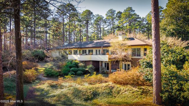5 Clubhouse Drive, Pinehurst, NC 28374