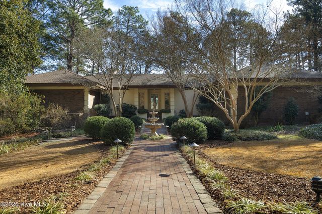 5 Clubhouse Drive, Pinehurst, NC 28374