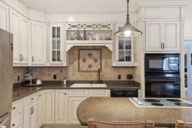 5 Paris Glen Way, Greenville, SC 29609