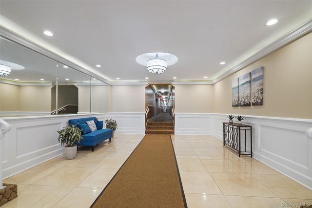 1 Oakridge Place 4L, Eastchester, NY 10709