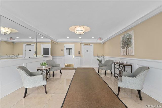 1 Oakridge Place 4L, Eastchester, NY 10709