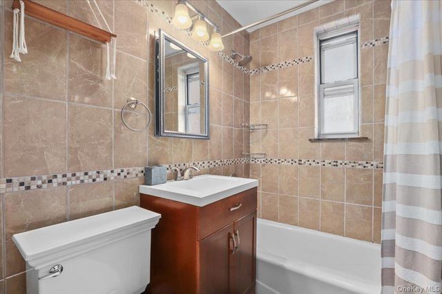1 Oakridge Place 4L, Eastchester, NY 10709