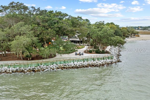 2 Wood Thrush Ct, Hilton Head Island, SC 29926