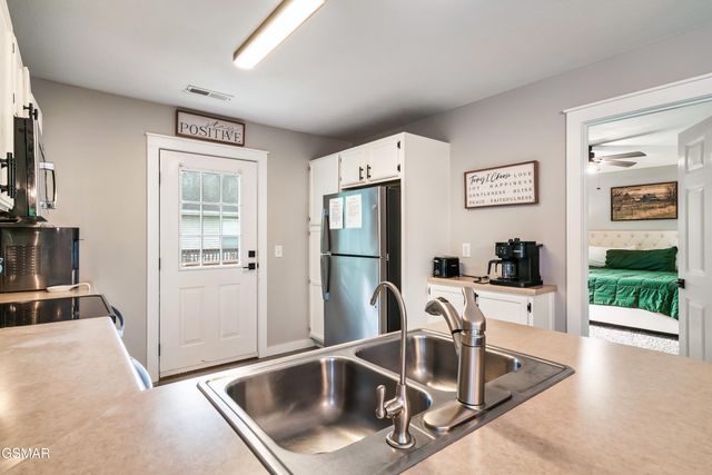 755 Plantation Drive, Pigeon Forge, TN 37863