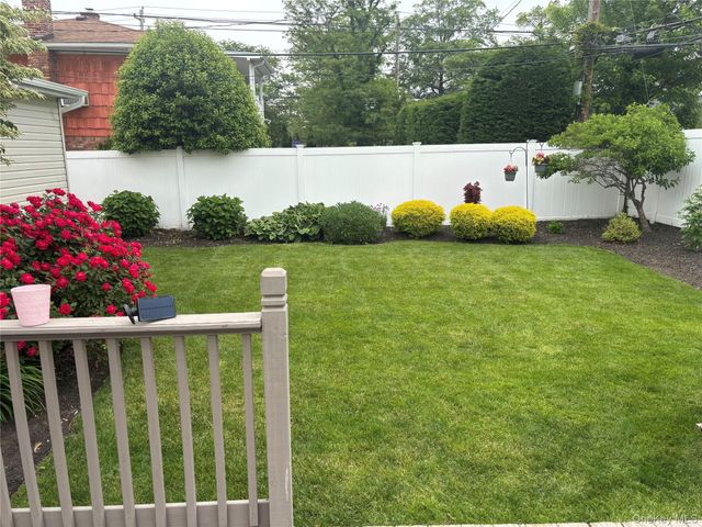 1550 Cleveland Avenue, East Meadow, NY 11554