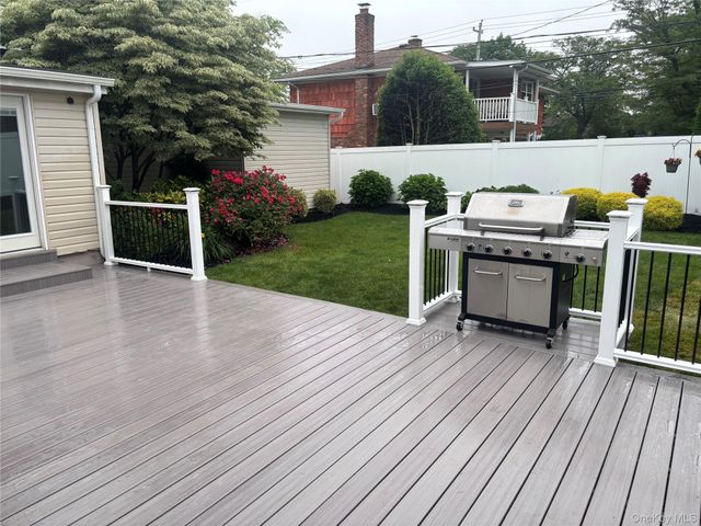 1550 Cleveland Avenue, East Meadow, NY 11554