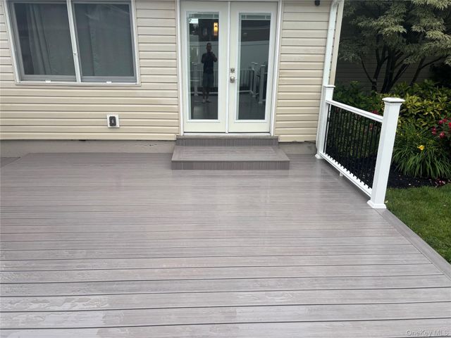 1550 Cleveland Avenue, East Meadow, NY 11554