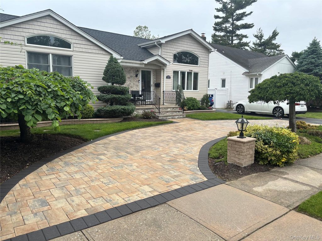 1550 Cleveland Avenue, East Meadow, NY 11554