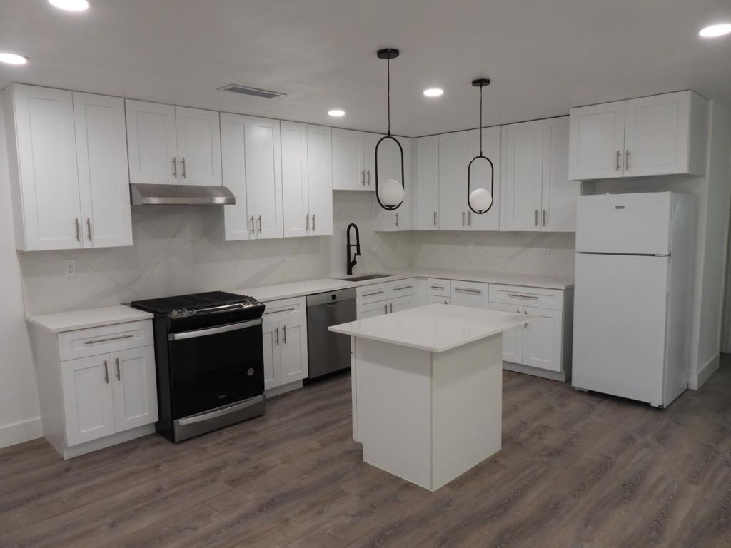 1621 Rutland DR B, Austin, TX 78758