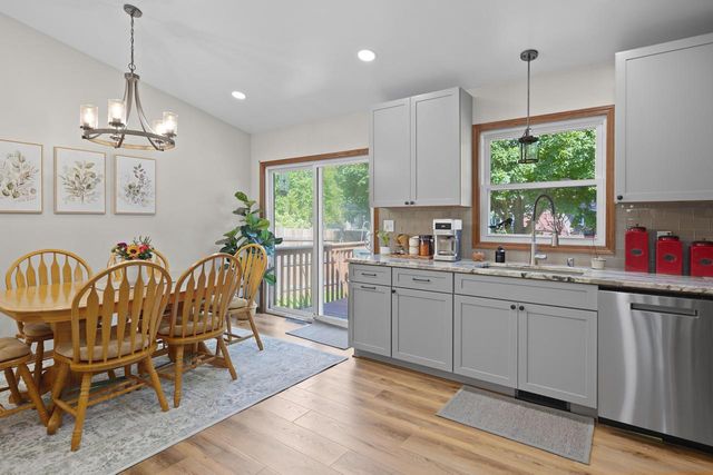 986 93rd STREET, Pleasant Prairie, WI 53158