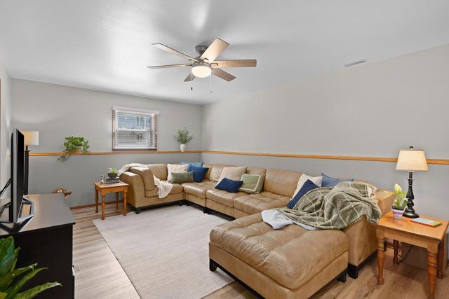986 93rd STREET, Pleasant Prairie, WI 53158