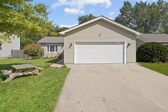 986 93rd STREET, Pleasant Prairie, WI 53158