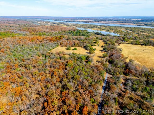 2 E Davis Field Road, Muskogee, OK 74403