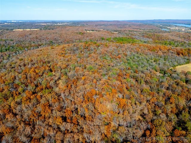 2 E Davis Field Road, Muskogee, OK 74403