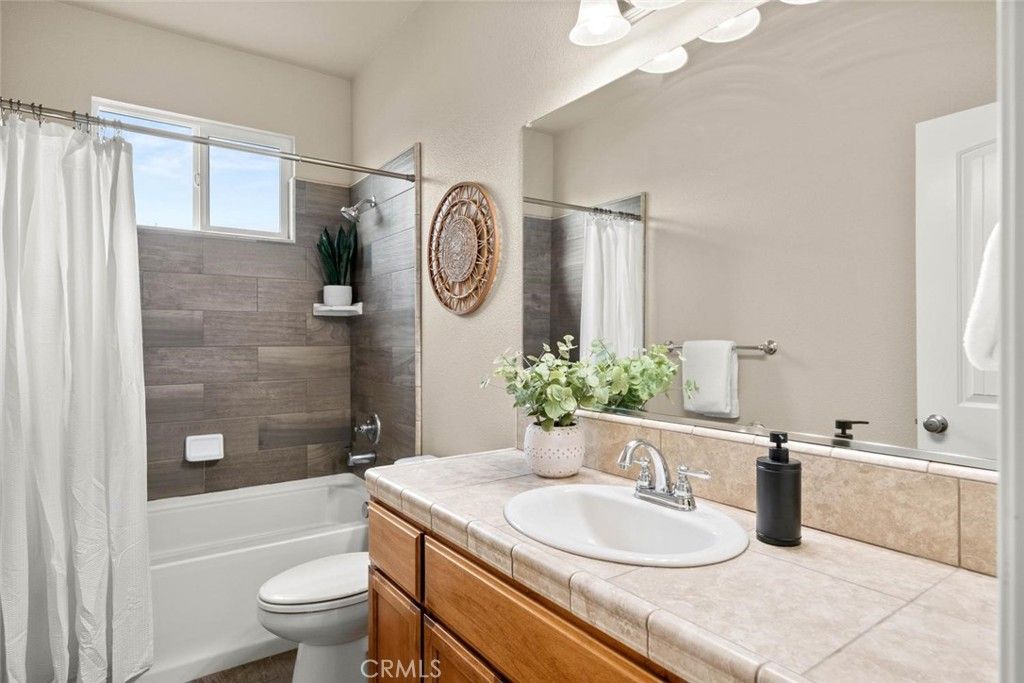 Image 21 of property listing at 1 Kayla Marie Court, Chico, CA 95973