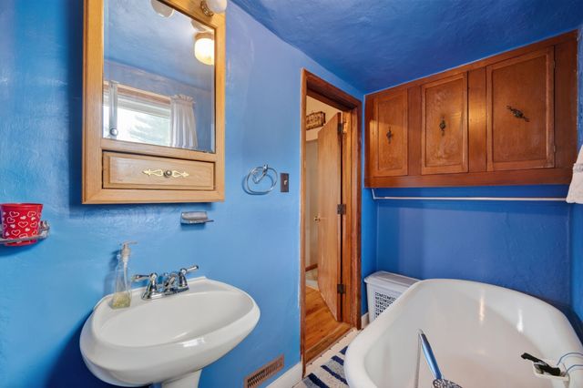 3010 3rd Street, Des Moines, IA 50313