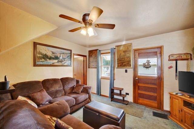 3010 3rd Street, Des Moines, IA 50313