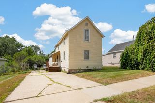 3010 3rd Street, Des Moines, IA 50313