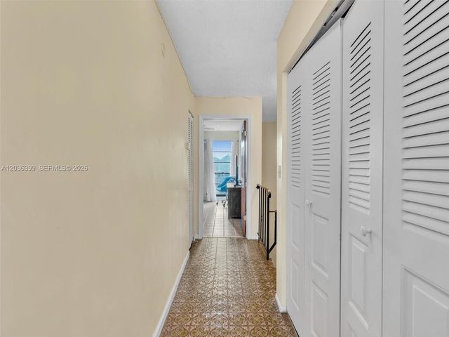 8902 Palm Tree Lane 8902, Pembroke Pines, FL 33024