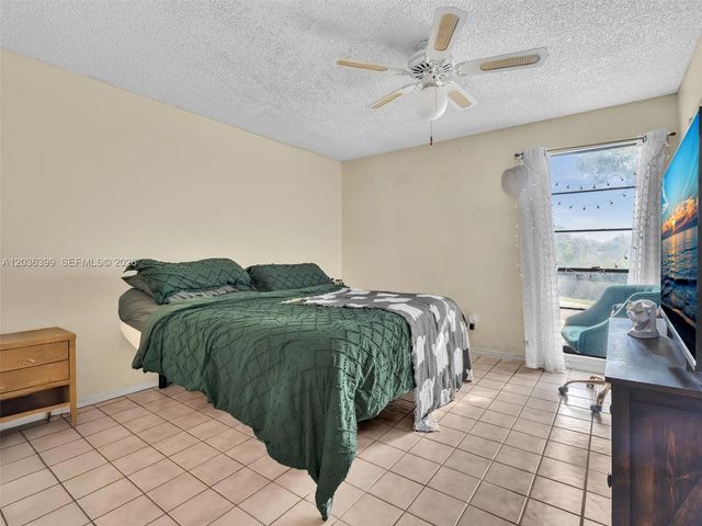 8902 Palm Tree Lane 8902, Pembroke Pines, FL 33024