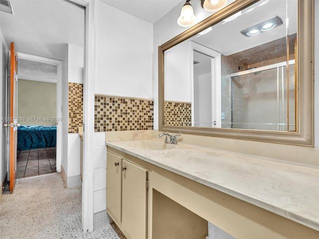 8902 Palm Tree Lane 8902, Pembroke Pines, FL 33024