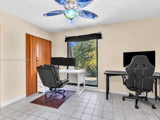 8902 Palm Tree Lane 8902, Pembroke Pines, FL 33024
