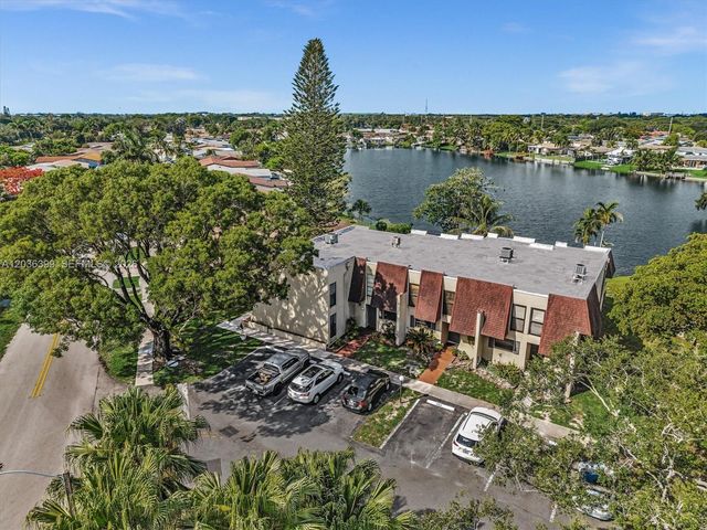 8902 Palm Tree Lane 8902, Pembroke Pines, FL 33024