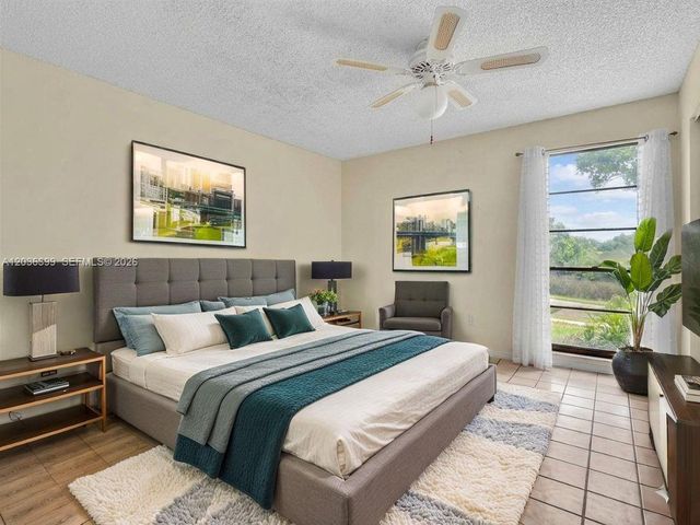 8902 Palm Tree Lane 8902, Pembroke Pines, FL 33024