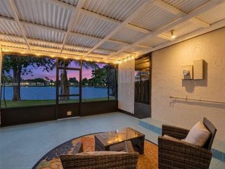 8902 Palm Tree Lane 8902, Pembroke Pines, FL 33024