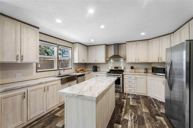 4426 Reed Avenue, Lowell, AR 72745