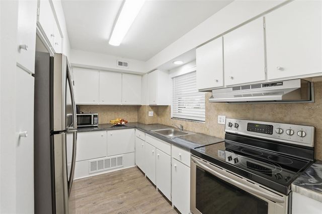 3900 ROXANE BOULEVARD 10A, Sarasota, FL 34235