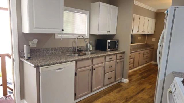 182 Calle De La Rosa 182, Camarillo, CA 93012