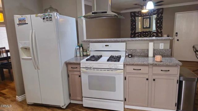 182 Calle De La Rosa 182, Camarillo, CA 93012